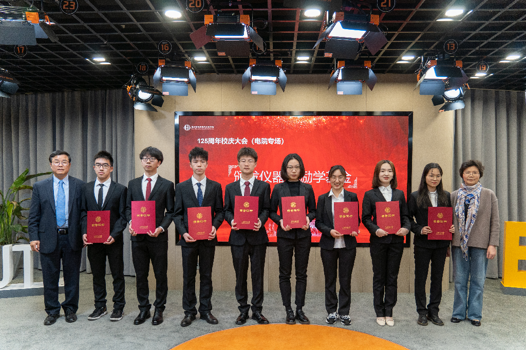 1618073297697083561.png DSC04886.png