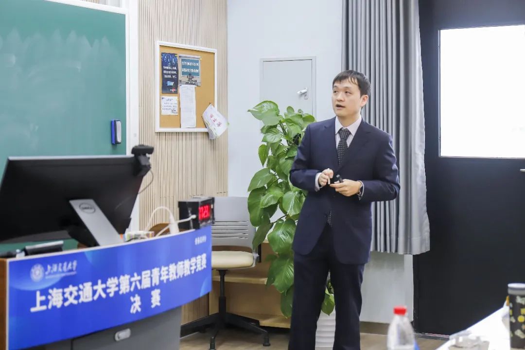 1640242381628003063.jpg 2.jpg